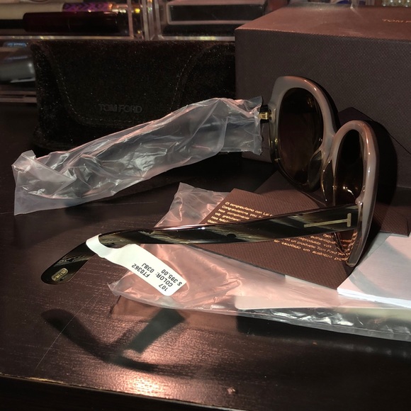 Tom Ford Sunglasses - Picture 2 of 7